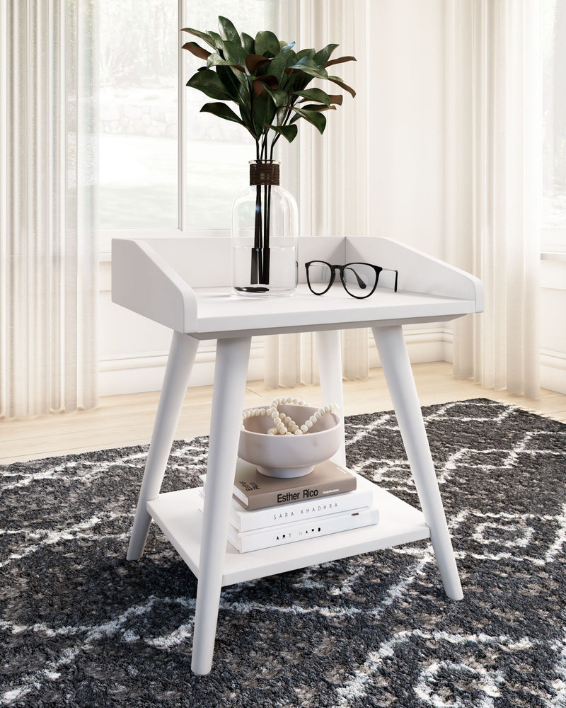 Blariden - White - Accent Table